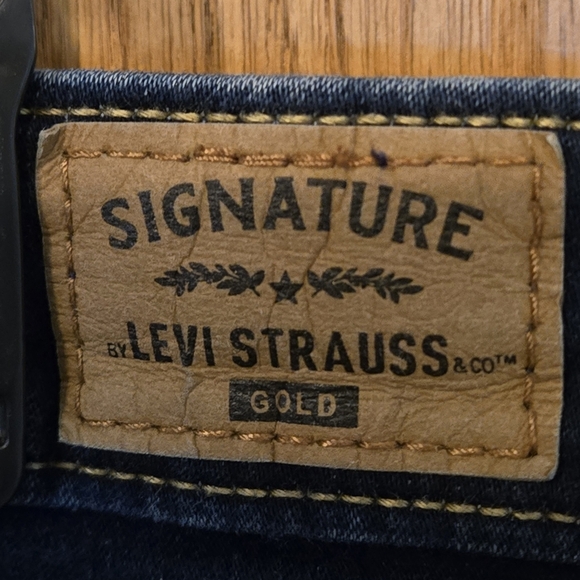 Levi's Signature Gold Mid-rise Skinny Blue Jeans Women size 14M (W32 L30) - Picture 8 of 16